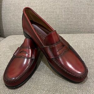Vintage Dexter loafers in like new condition.  Men’s size 12.  Made in USA.
